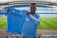 raheem sterling signs for manchester city