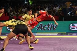 Pro Kabaddi 2016, Season 4 - Live Match Telecast: Bengaluru Bulls vs Dabang Delhi, PKL Season 4 Match 35 online at Starsports.com
