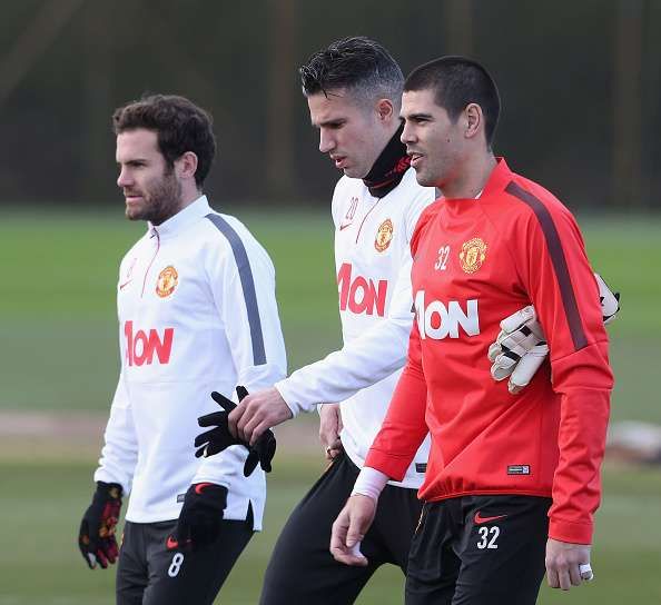 Reports: Middlesbrough target Robin van Persie after confirming Victor Valdes deal