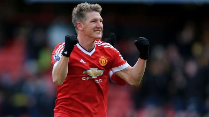 Bayern Munich CEO '100% sure' Bastian Schweinsteiger won't leave Manchester United