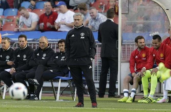 Rooney expects rejuvenated Manchester United to challenge for title