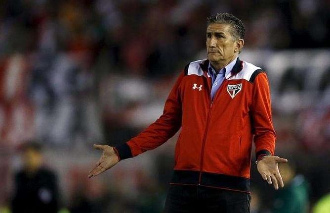 New coach Bauza plans to woo Messi back for Argentina