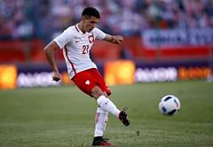 Winger Kapustka joins Leicester City on a five-year deal