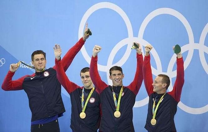 Phelps opens final chapter on golden note