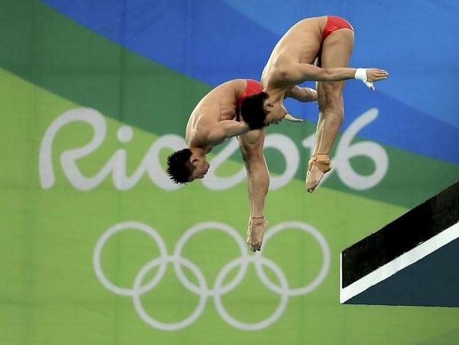 China wins Olympic gold in men's 10 metre synchronized diving
