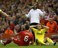 Villarreal's Soldado set to be out until next year with knee injury