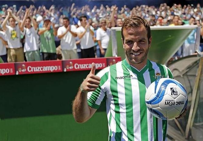 Dutchman Van der Vaart joins Denmark's Midtjylland