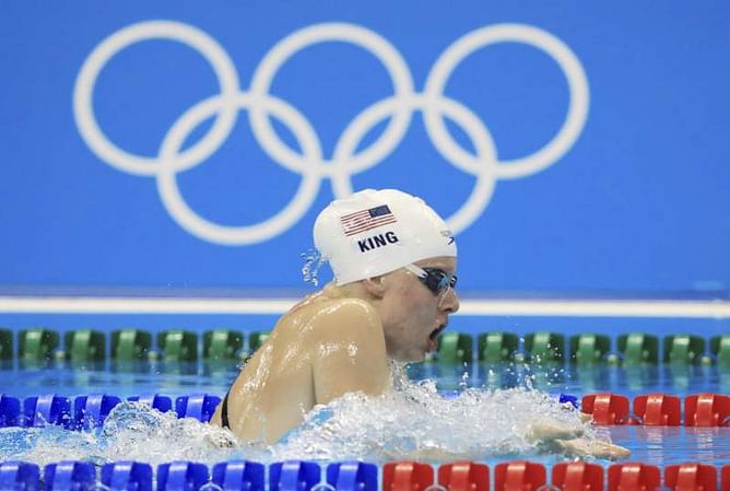 Efimova makes second breaststroke final, King misses out