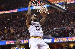 NBA - James to stay with Cavaliers