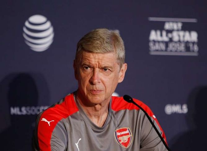 Wenger places faith in Holding as defensive crisis looms