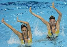 Synchronised: Eyes wide open, swimmers dazzle without goggles
