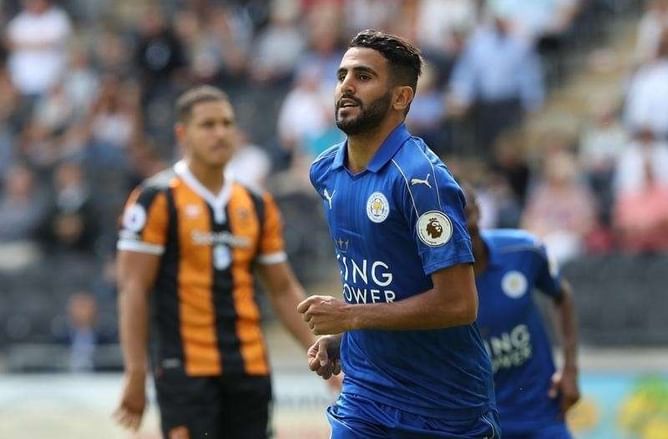Mahrez signs new contract with Leicester