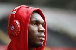 Liverpool agree to sell Benteke to Palace - BBC