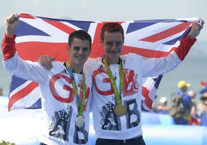 Triathlon - Brownlees' smiles hide the pain