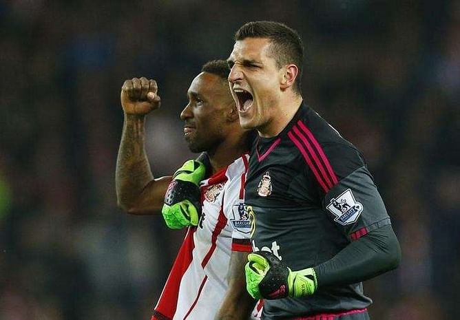 Sunderland keeper Mannone ruled out for three months