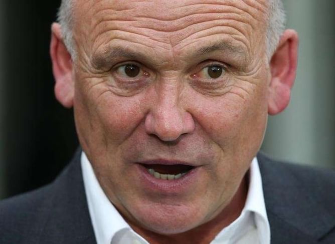 Phelan urges Hull owners to strengthen squad