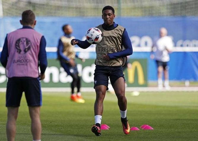 France coach Deschamps wants Martial to be more consistent