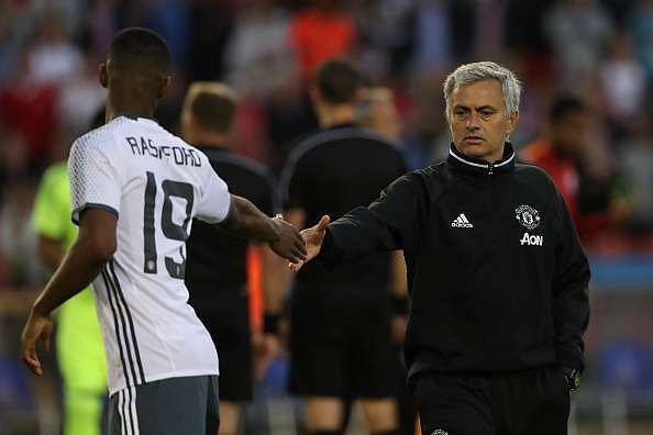 Mourinho reveals half-time team talk at Hull City game