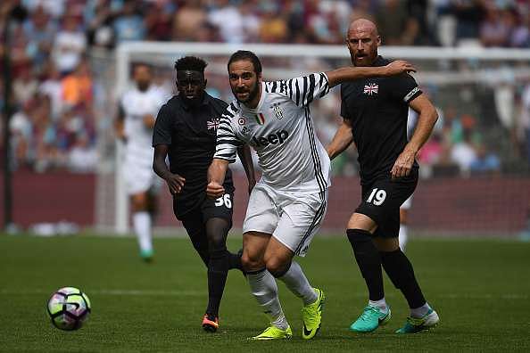 Robert Prosinecki calls Gonzalo Higuain "fat little pig", predicts Zlatan Ibrahimovic will become 'God of Manchester'
