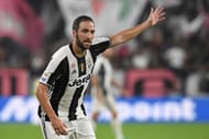 TURIN, ITALY - AUGUST 20: Gonzalo Higuain of Juventus FC gestures during the Serie A match between Juventus FC and ACF Fiorentina at Juventus Arena on August 20, 2016 in Turin, Italy. (Photo by Valerio Pennicino/Getty Images)
