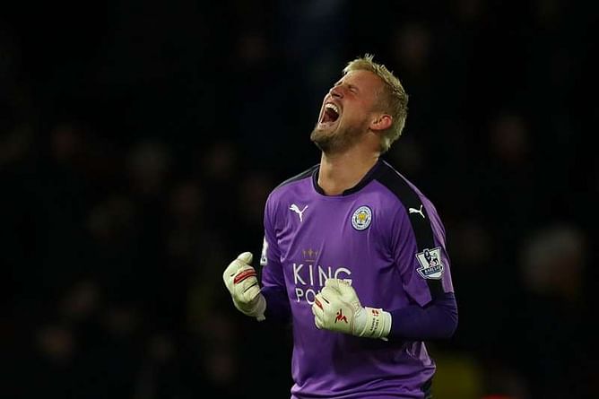 Kasper Schmeichel signs new contract at Leicester City