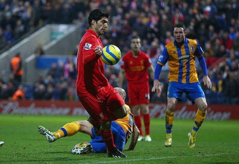 Page 3 - 10 most controversial Luis Suarez moments