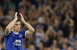 Everton manager hails 'perfect player' Barry