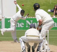 WELLINGTON, NEW ZEALAND - DECEMBER 18: Muttiah Muralitharan of Sri Lanka in action against James Franklin of New Zealand during day four of the second test match between New Zealand and Sri Lanka at the Basin Reserve December 18, 2006 in Wellington, New Zealand. (Photo by Marty Melville/Getty Images)
