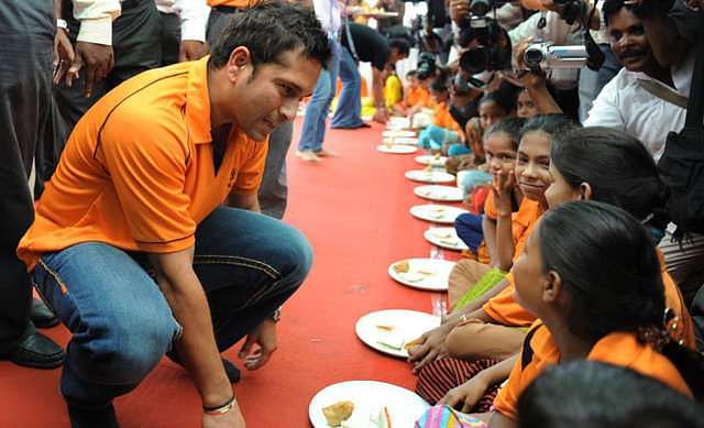 6 Cricketers batting for a cause