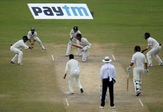 5 things that a batsman can do to counter spinners on turning tracks