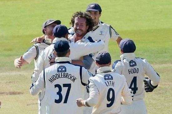 Declaration bowling - How Yorkshire's strategy to play their worst cricket brought about a thrilling finale