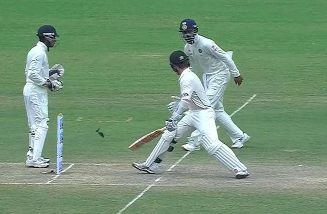 SK Play of the day: Kane Williamson survives after a part of his helmet hits the stumps