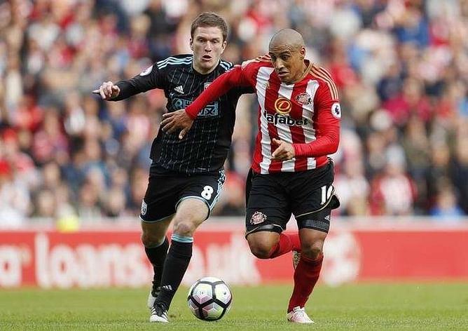 Sunderland's Van Aanholt scores late in 1-1 draw with West Brom
