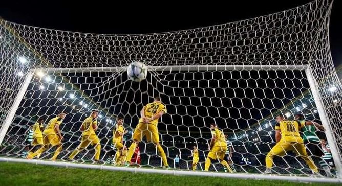Pulisic's last-gasp goal rescues draw for Dortmund