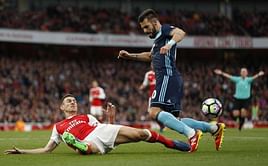 Arsenal go top after 0-0 draw with Middlesbrough