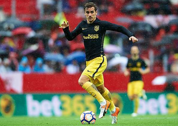 Manchester United transfer rumour: Paris Saint-Germain set to hijack Jose Mourinho's bid to sign Antoine Griezmann