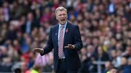 SUNDERLAND, ENGLAND - OCTOBER 29: Sunderland manager David Moyes reacts during the Premier League match between Sunderland and Arsenal at Stadium of Light on October 29, 2016 in Sunderland, England. (Photo by Stu Forster/Getty Images)