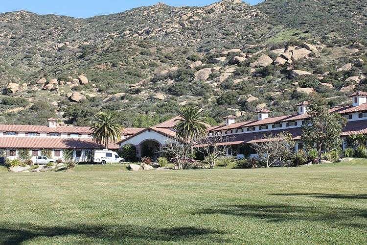 Stone Cold Steve Austin&acirc;s mansion in the middle of his very own ranch in Texas!