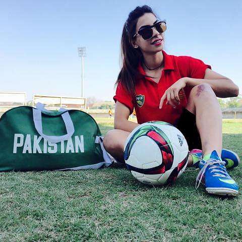 Pakistani footballer Shahlyla Baloch passes away in Karachi car accident