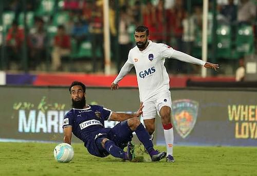 LewisâÂ attacking threat meant that Chennaiyinâs right-back, Mehrajuddin Wadoo, had a tough assignment defensively (All images courtesy of ISL)