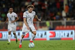 Mumbai coach Alexandre Guimaraes: Diego Forlan shouldn’t have all the responsibility to score goals