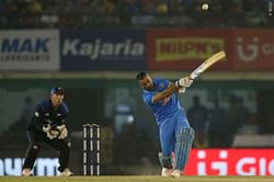 MS Dhoni reveals why he promoted himself to No.4 in third ODI against New Zealand