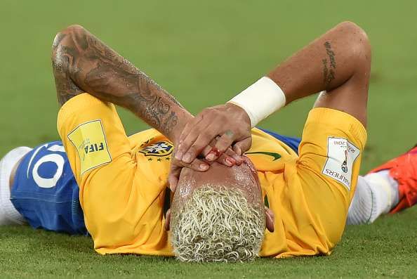 Bolivian striker Duk justifies elbowing Neymar