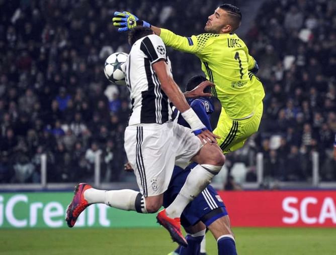 Tolisso's late goal gives Olympique a 1-1 draw at Juventus