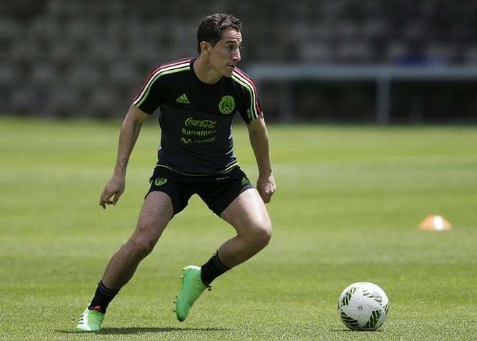 Mexico's Guardado out of Panama qualifier with thigh injury