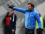 KHIMKI, RUSSIA - NOVEMBER 01: Head coach Andre Villas-Boas of FC Zenit St. Petersburg gestures during the Russian Premier League match between PFC CSKA Moscow and FC Zenit St. Petersburg at the Arena Khimki Stadium on November 01, 2014 in Khimki, Russia. (Photo by Epsilon/Getty Images)