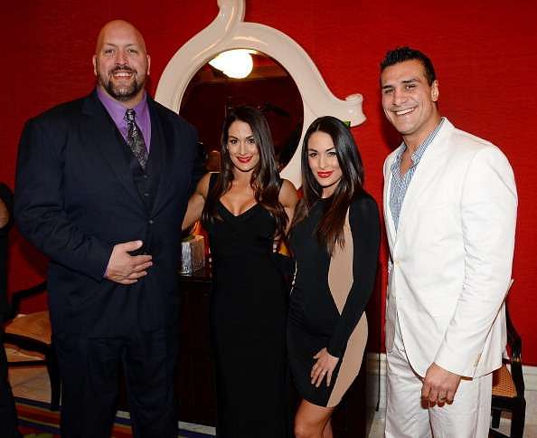 https://staticg.sportskeeda.com/wp-content/uploads/2016/11/461488347-wrestlers-big-show-nikki-bella-her-twin-gettyimages-1480232990-800.jpg