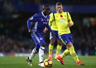 LONDON, ENGLAND - NOVEMBER 05: N'Golo Kante of Chelsea in action during the Premier League match between Chelsea and Everton at Stamford Bridge on November 5, 2016 in London, England. (Photo by Julian Finney/Getty Images)
