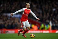 LONDON, ENGLAND - NOVEMBER 06: Aaron Ramsey of Arsenal in action during the Premier League match between Arsenal and Tottenham Hotspur at Emirates Stadium on November 6, 2016 in London, England. (Photo by Shaun Botterill/Getty Images)