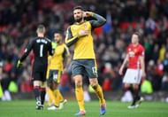MANCHESTER, ENGLAND - NOVEMBER 19: Olivier Giroud of Arsenal celebrates scoring his sides first goal during the Premier League match between Manchester United and Arsenal at Old Trafford on November 19, 2016 in Manchester, England. (Photo by Michael Regan/Getty Images)